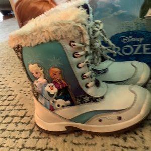Frozen Snow-boots